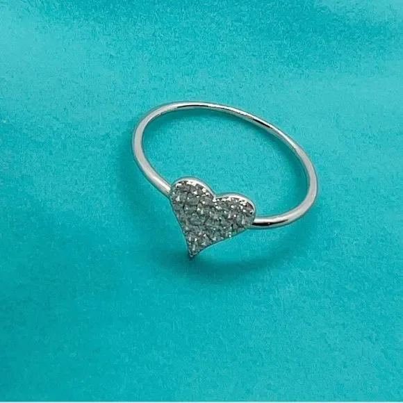 Sterling silver heart ring with cubic zirconia stones - Picture 1 of 5